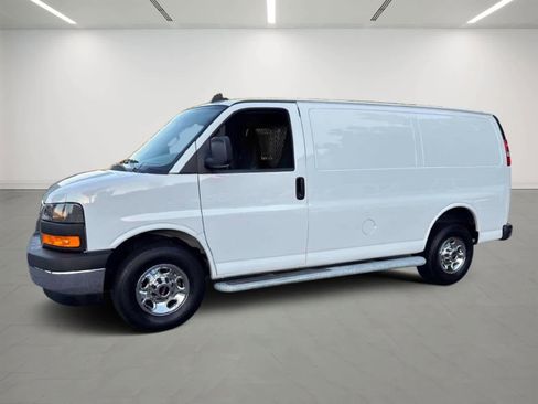 Used 2023 GMC Savana 2500 image 1