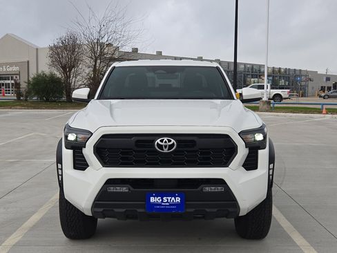 Used 2024 Toyota Tacoma TRD Off-Road AWD/4WD image 10