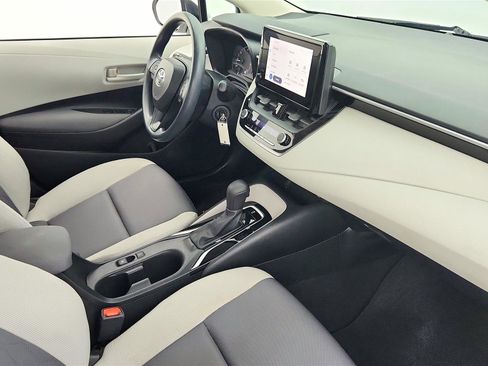 Used 2023 Toyota Corolla LE image 34
