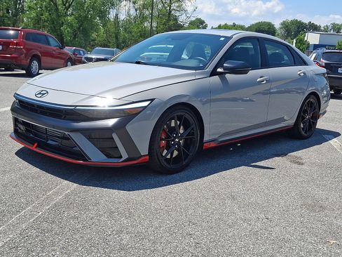 Used 2025 Hyundai Elantra N FWD image 3
