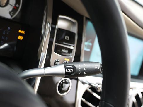 Used 2014 Rolls-Royce Wraith RWD image 38