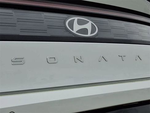 Used 2025 Hyundai Sonata Limited image 33