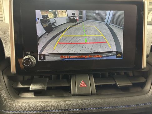 Used 2024 Toyota RAV4 SE image 23