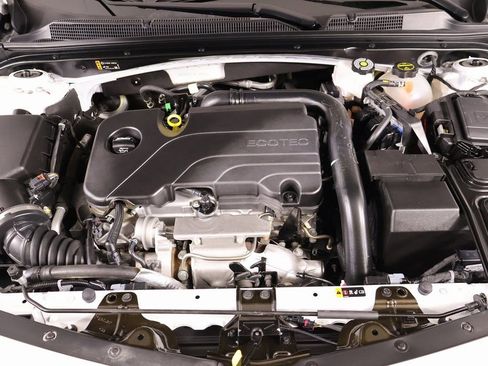 Used 2025 Chevrolet Malibu LS image 18