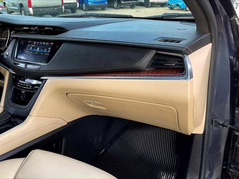 Used 2018 Cadillac XT5 Luxury w/ Driver Awareness Package image 27