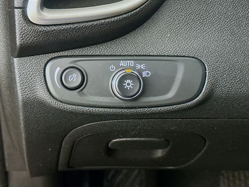 Used 2017 Chevrolet Trax LT image 16