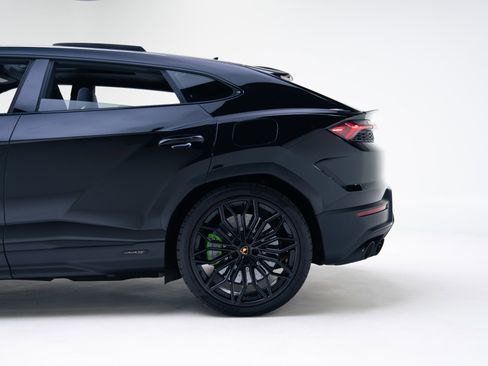 Used 2025 Lamborghini Urus SE image 15