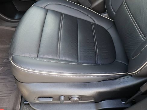 Certified 2022 GMC Acadia Denali w/ Denali Ultimate Package FWD image 21