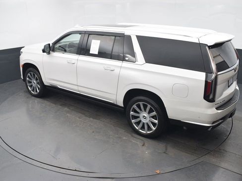 Used 2023 Cadillac Escalade ESV Premium Luxury Platinum w/ Heavy-Duty Trailer Package image 46