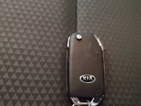 Used 2020 Kia Soul LX FWD image 32