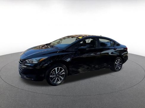 Used 2025 Nissan Versa SV image 5