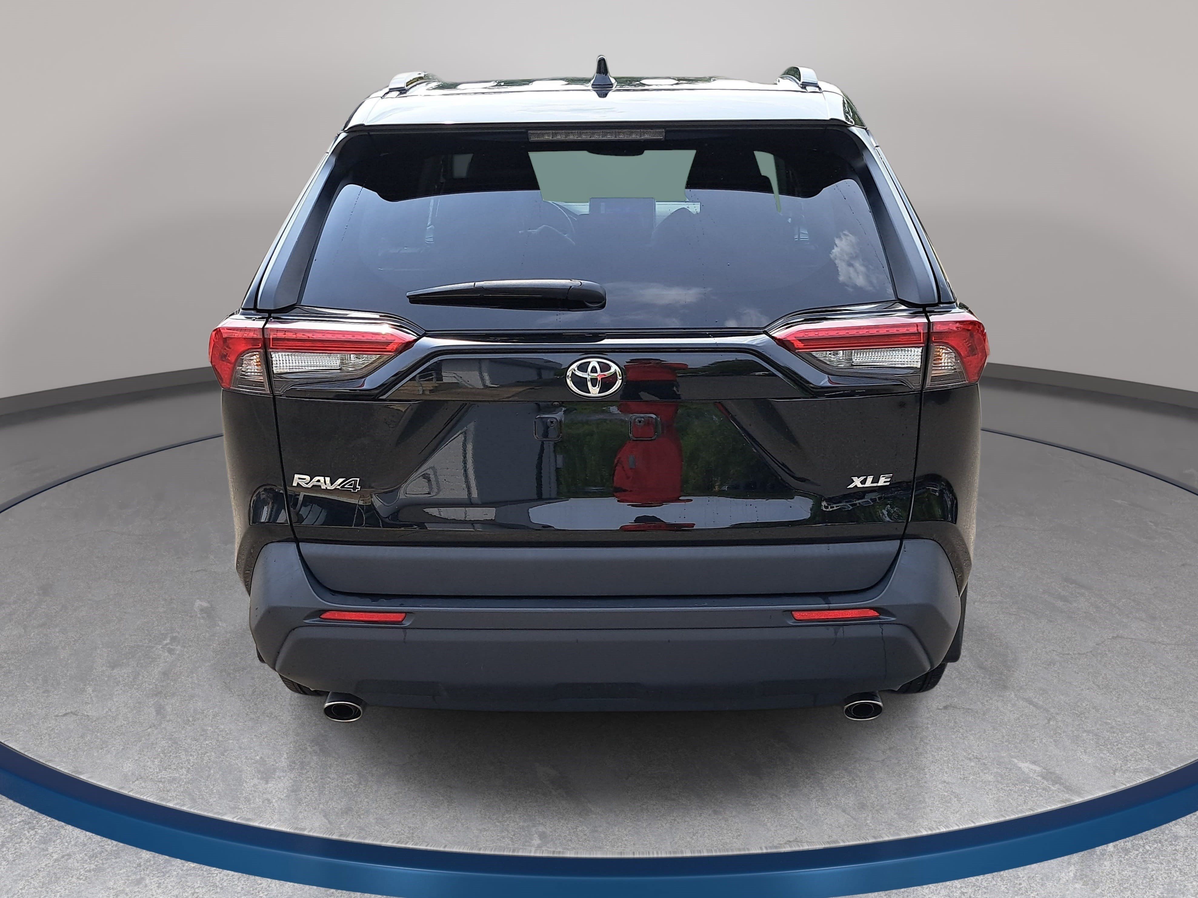 Used 2024 Toyota RAV4 XLE Premium FWD image 6