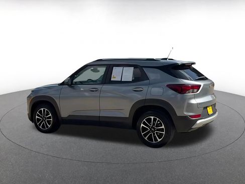 Used 2025 Chevrolet TrailBlazer LT FWD image 8