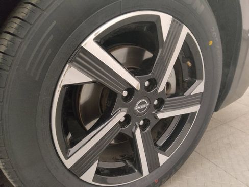 Used 2024 Nissan Sentra SV FWD image 31