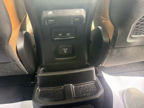 Used 2021 Jeep Wrangler Unlimited Rubicon AWD/4WD image 16