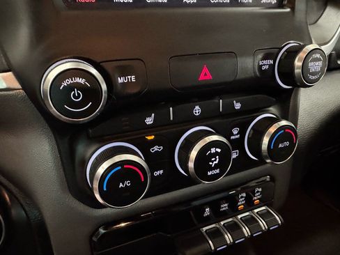 Used 2019 RAM 1500 Big Horn AWD/4WD image 17