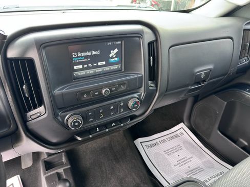 Used 2018 Chevrolet Silverado 1500 Custom w/ Custom Value Package AWD/4WD image 18