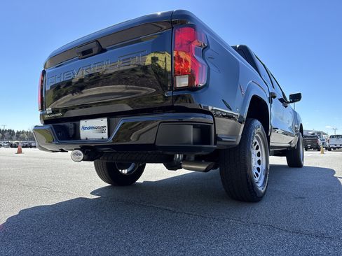 Used 2024 Chevrolet Colorado W/T image 10