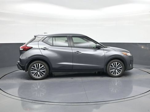 Used 2023 Nissan Kicks SV FWD image 8