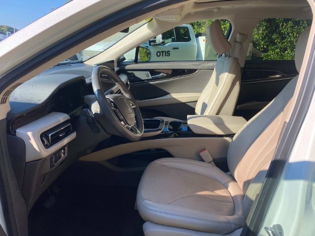 Used 2022 Lincoln Nautilus Reserve w/ Equipment Group 201A FWD image 11