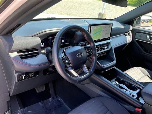 Used 2025 Ford Explorer ST-Line w/ ST-Line Street Pack AWD/4WD image 12