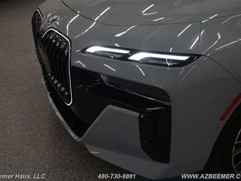 Used 2025 BMW 750e xDrive w/ Premium Package AWD/4WD image 51