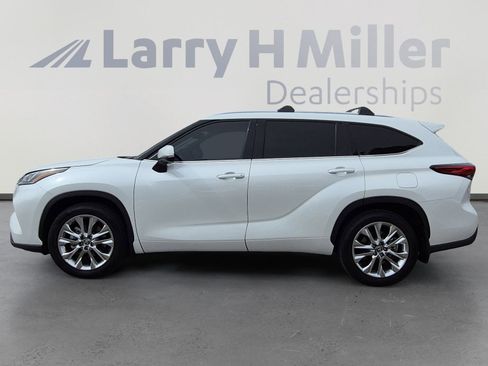 Used 2023 Toyota Highlander Limited image 2