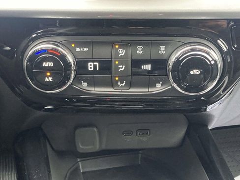 New 2026 Chevrolet Trax LT w/ Sunroof Package FWD image 21