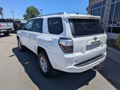 Used 2015 Toyota 4Runner SR5 AWD/4WD image 3
