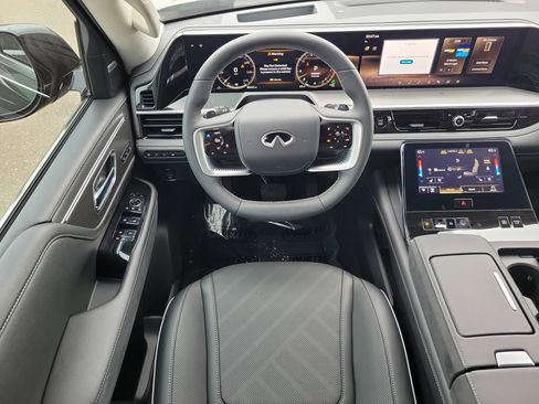 New 2026 INFINITI QX80 Luxe image 14