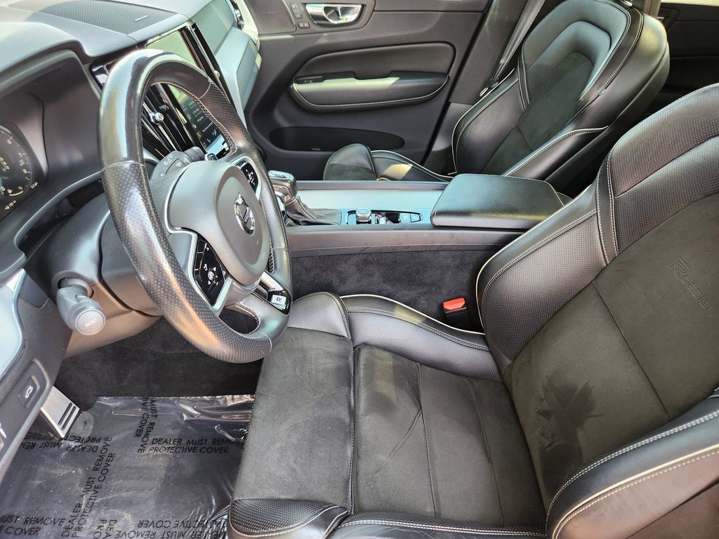 Used 2019 Volvo XC60 T6 R-Design w/ Protection Package Premier AWD/4WD image 4