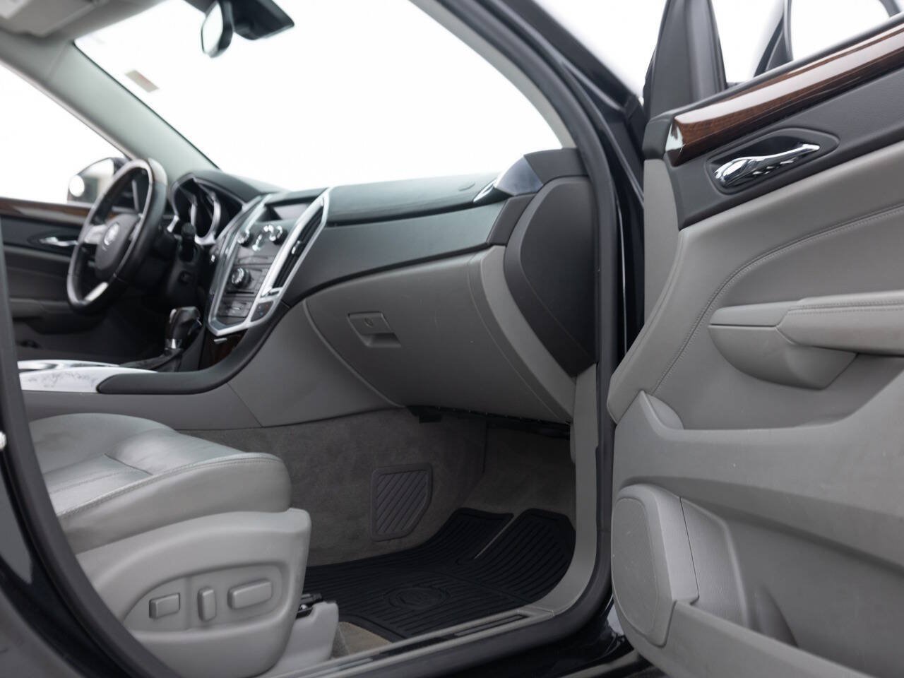 Used 2011 Cadillac SRX Luxury FWD image 30