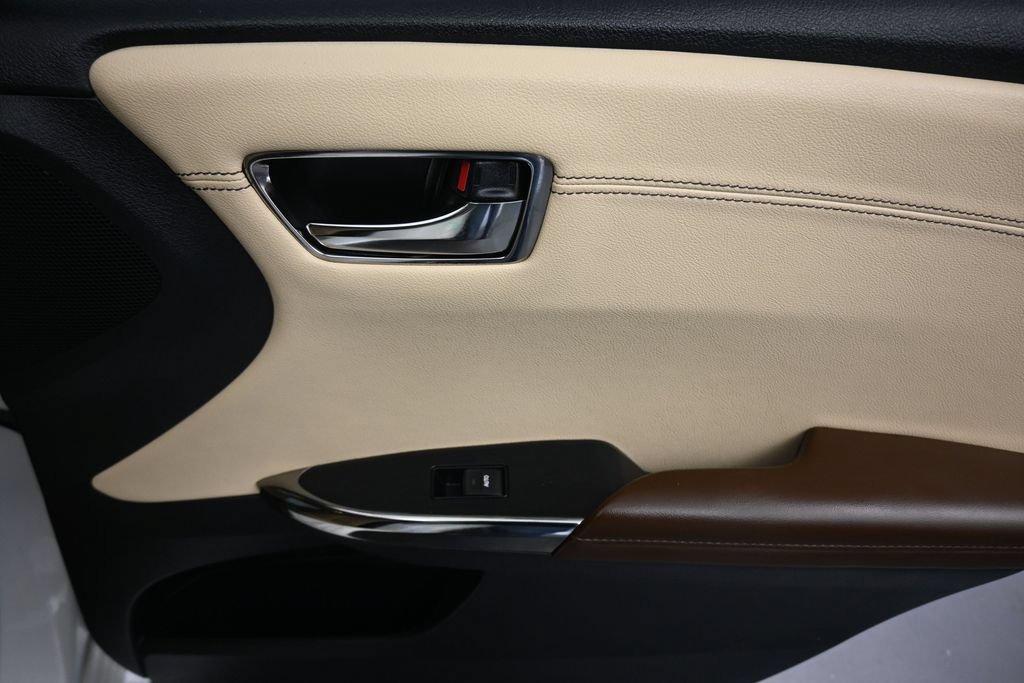 Used 2016 Toyota Avalon Limited w/ Toyota Safety Sense Package FWD image 38