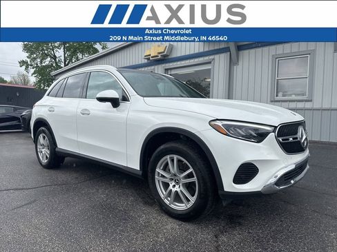 Used 2023 Mercedes-Benz GLC 300 4MATIC image 1
