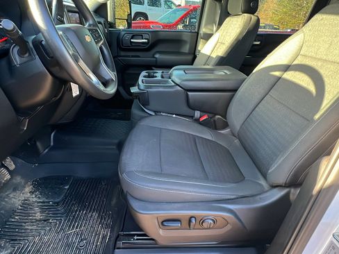 Used 2022 Chevrolet Silverado 2500 Custom w/ Gooseneck/5TH Wheel Package image 16