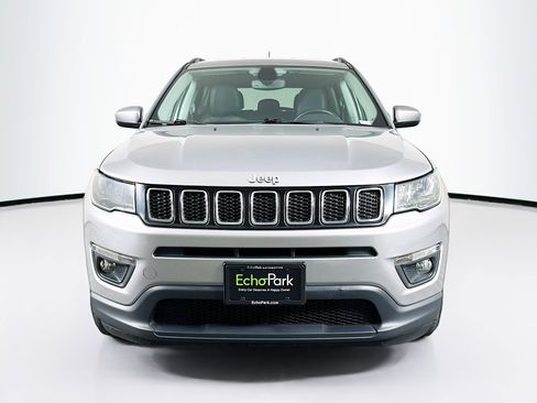 Used 2019 Jeep Compass Latitude w/ Popular Equipment Group image 2