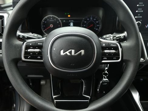 Used 2023 Kia Sorento LX image 13