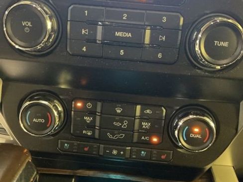 Used 2019 Ford F150 Lariat image 27