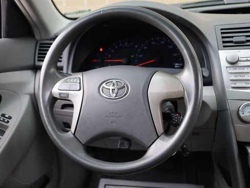 Used 2011 Toyota Camry LE image 25