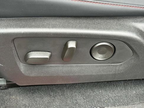 Used 2023 Chevrolet Colorado Z71 w/ Z71 Convenience Package 2 image 15