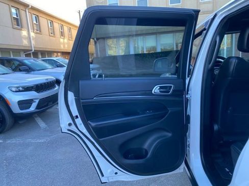 Used 2019 Jeep Grand Cherokee Limited w/ Luxury Group II image 21