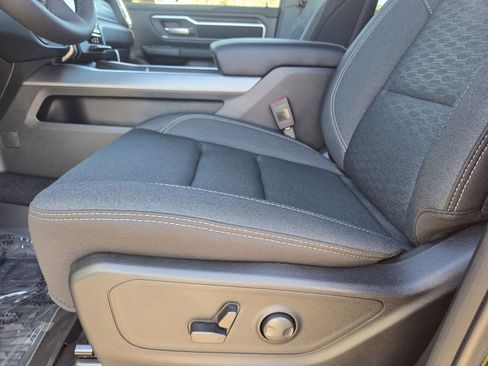 New 2026 RAM 1500 Big Horn AWD/4WD image 13