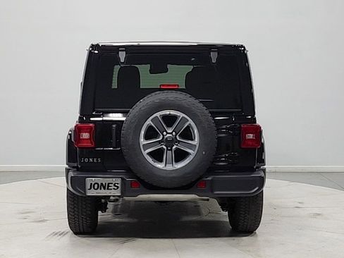 Used 2021 Jeep Wrangler Unlimited Sahara AWD/4WD image 6
