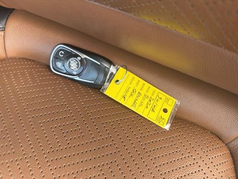 Used 2020 Buick Encore GX Essence FWD image 34
