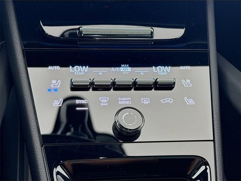 New 2026 Porsche Cayenne E-Hybrid Coupe image 22