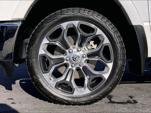 Used 2024 RAM 1500 Limited image 8