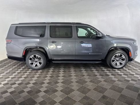 Used 2024 Jeep Wagoneer L Series II w/ Flexible Seating Group AWD/4WD image 4