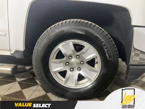 Used 2018 Chevrolet Silverado 1500 LT AWD/4WD image 23