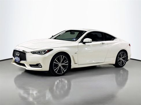 Used 2017 INFINITI Q60 w/ Premium Plus Package 2.0T image 3