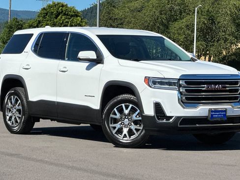 Used 2022 GMC Acadia SLE FWD image 1